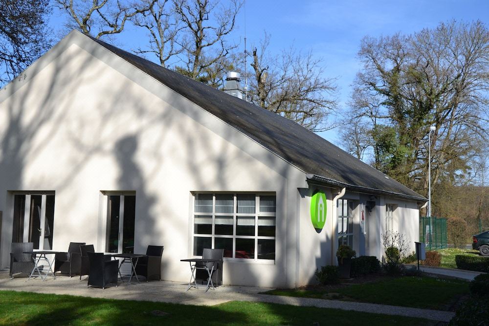 Photo of Buildings in La Source