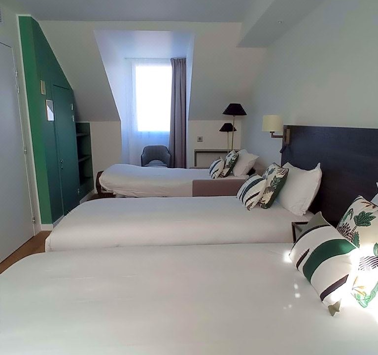 Photo of Bedroom in Crepy-en-Valois