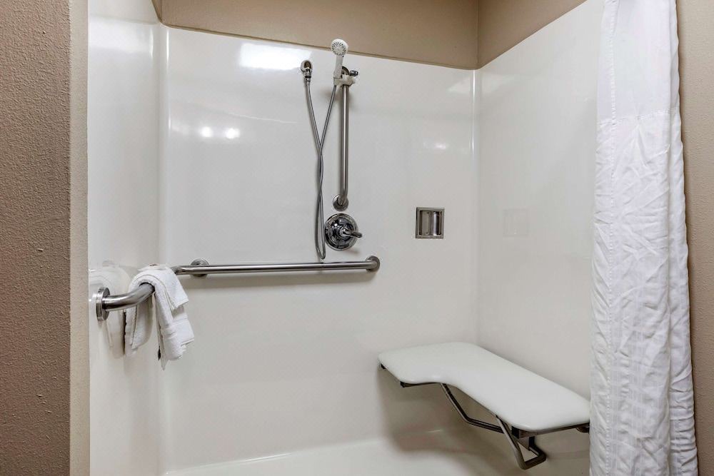 Photo of Bathroom in Pauls Valley
