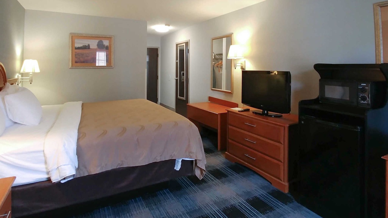Photo of Bedroom in Newbern