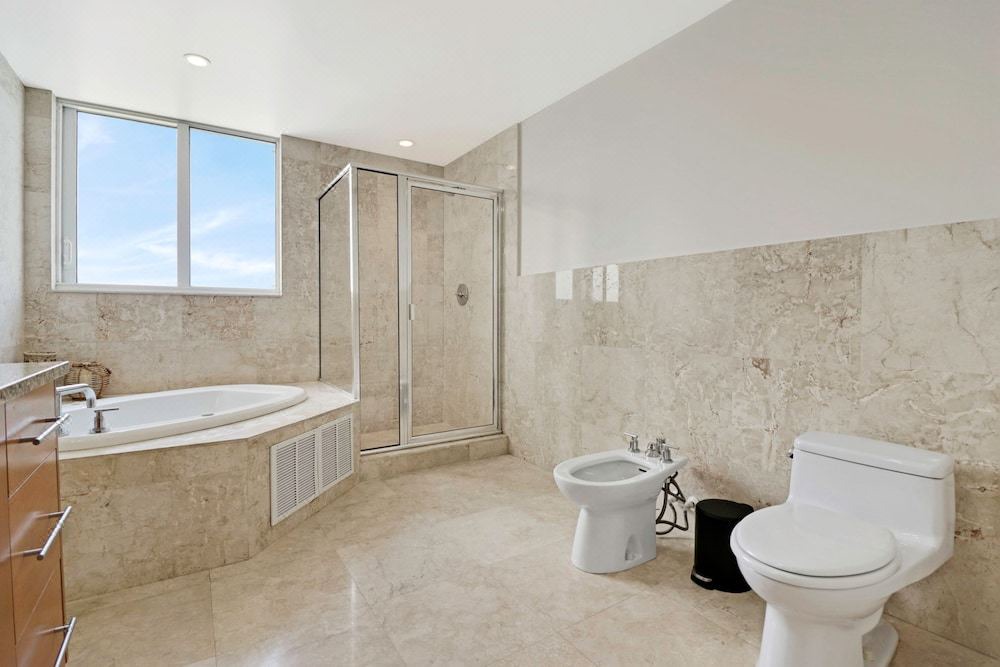 Photo of Bathroom in North Bay Village