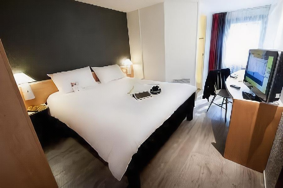 Photo of Bedroom in Maisons-Laffitte