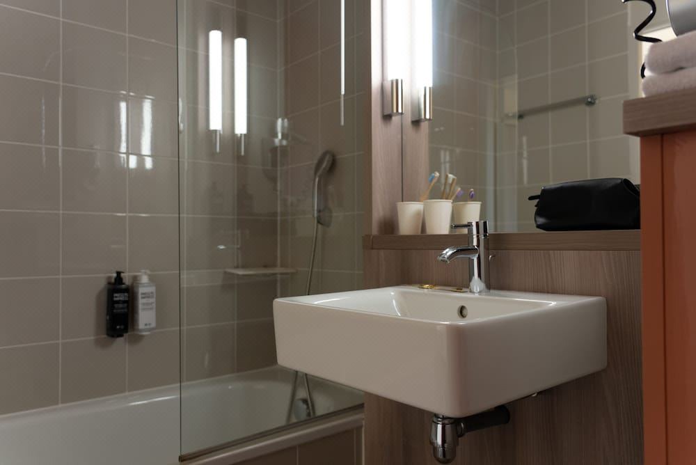 Photo of Bathroom in Saint-Cyr-l'Ecole