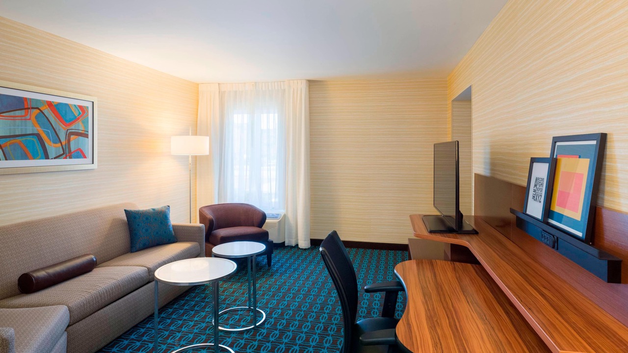 Photo of Livingroom in Fort Lee - Paramus