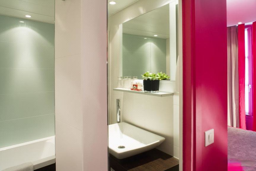 Photo of Bathroom in Quartier de la Plaine-de-Monceaux