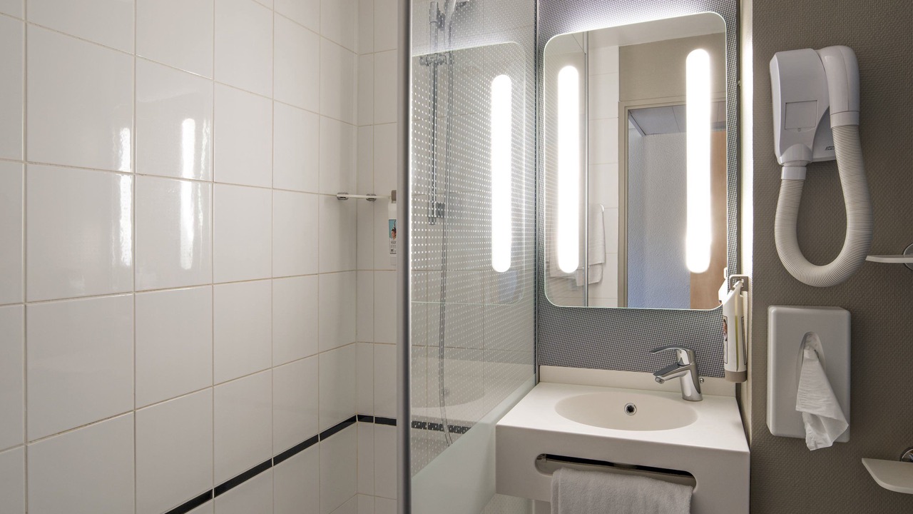 Photo of Bathroom in Saran
