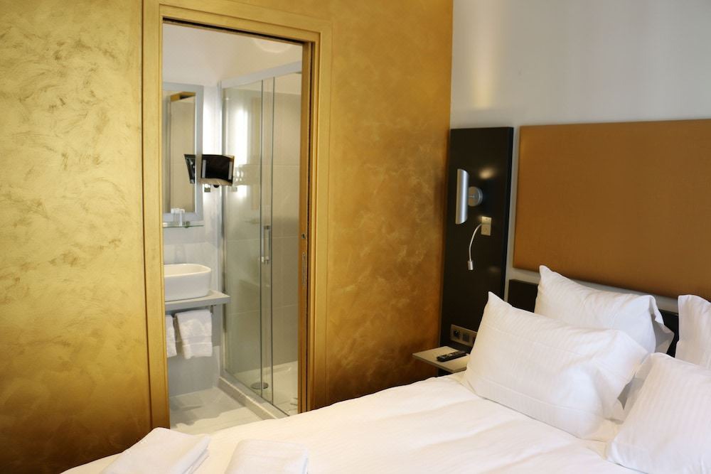 Photo of Bedroom in Jules Ferry - Recamier