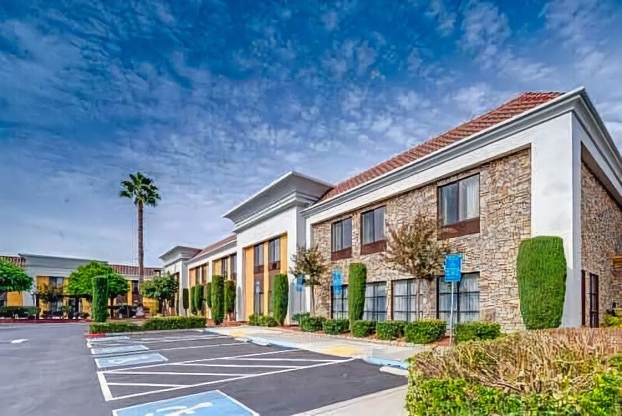 Photo of Buildings in Livermore