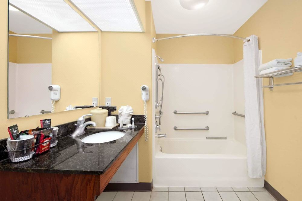 Photo of Others in Kingsland