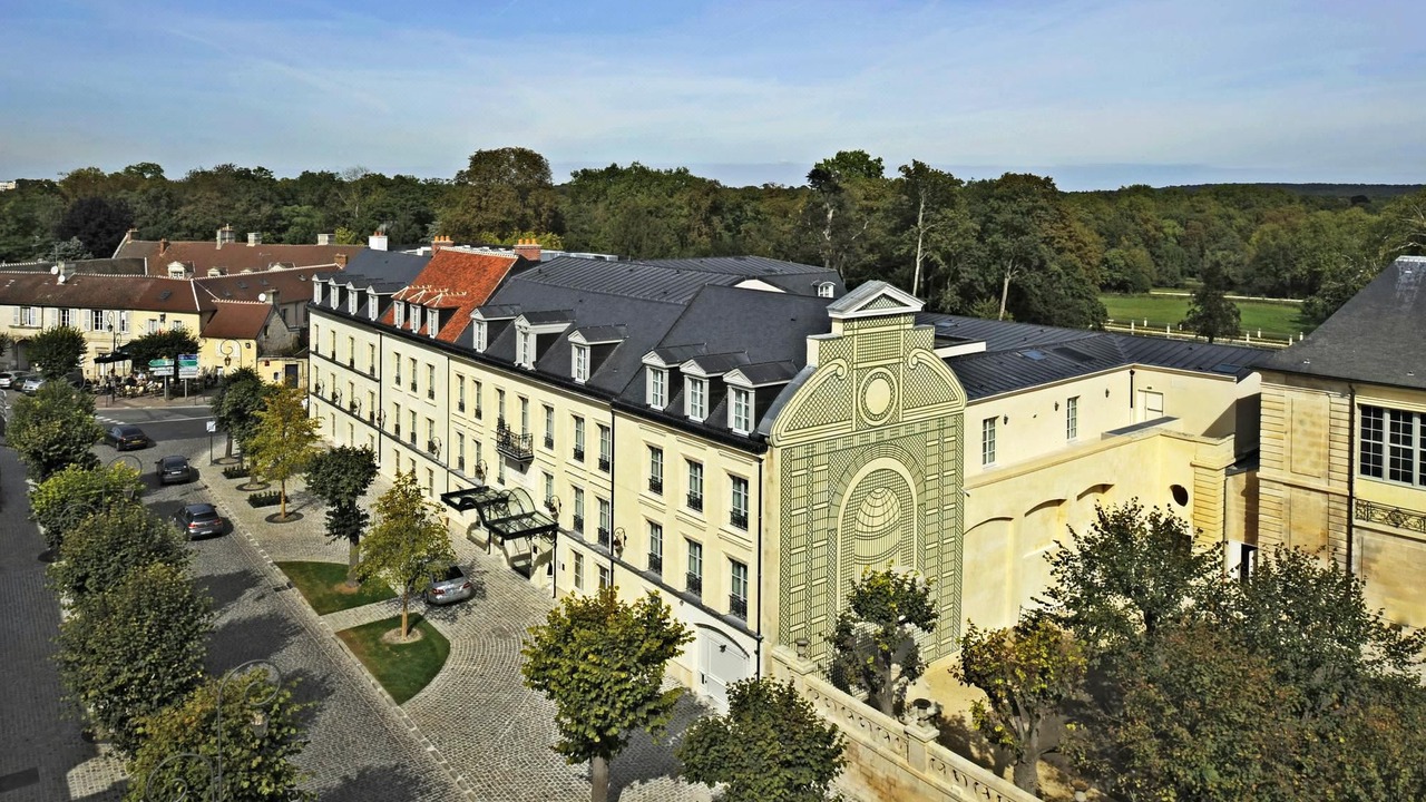 Photo of Buildings in Chantilly