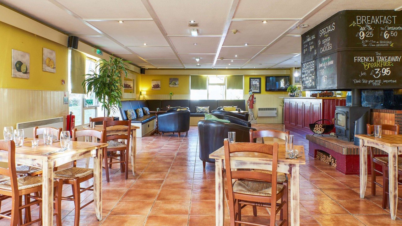 Photo of Livingroom in Wakefield