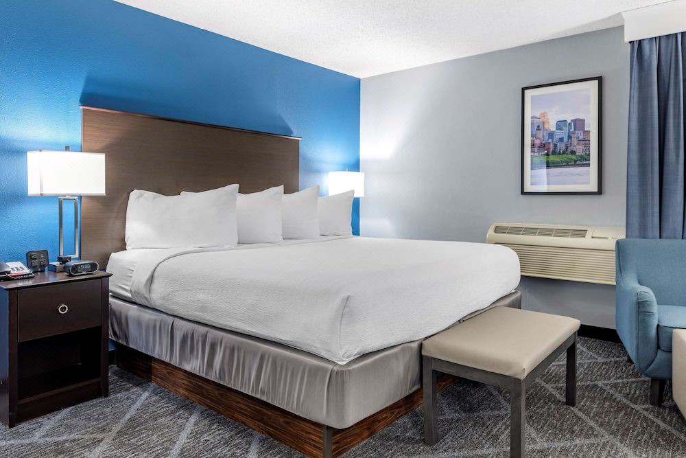 Photo of Bedroom in West Bloomington
