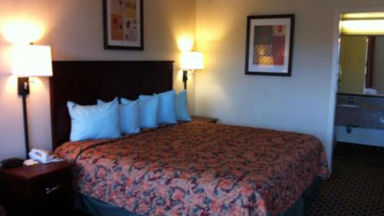 Photo of Bedroom in Leesville