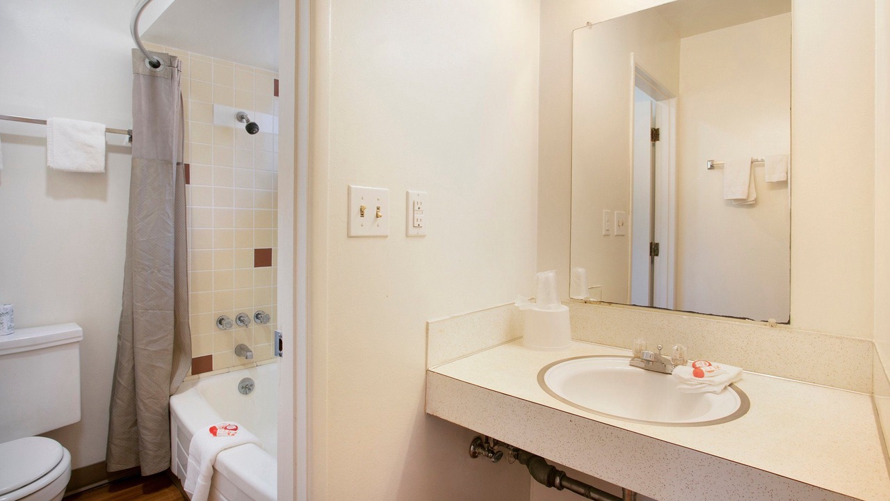 Photo of Bathroom in Carrolls