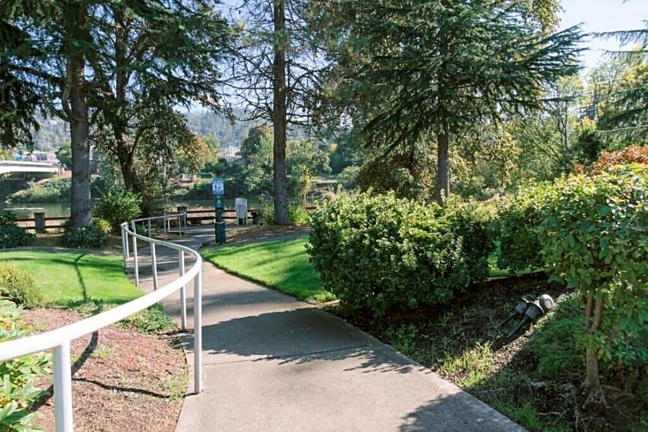 Photo of Others in Roseburg