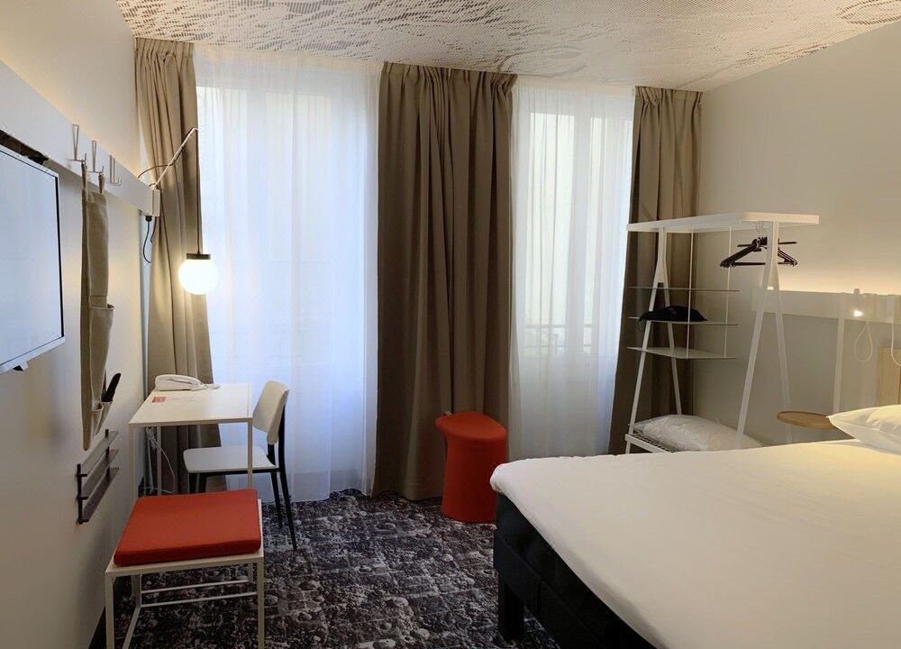 Photo of Others in 2nd Arrondissement