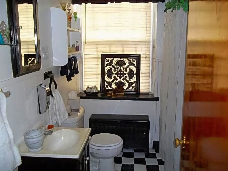 Photo of Bathroom in Tiffin