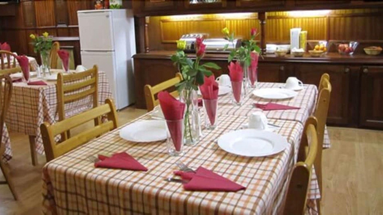 Photo of Livingroom in St. Margarets and North Twickenham