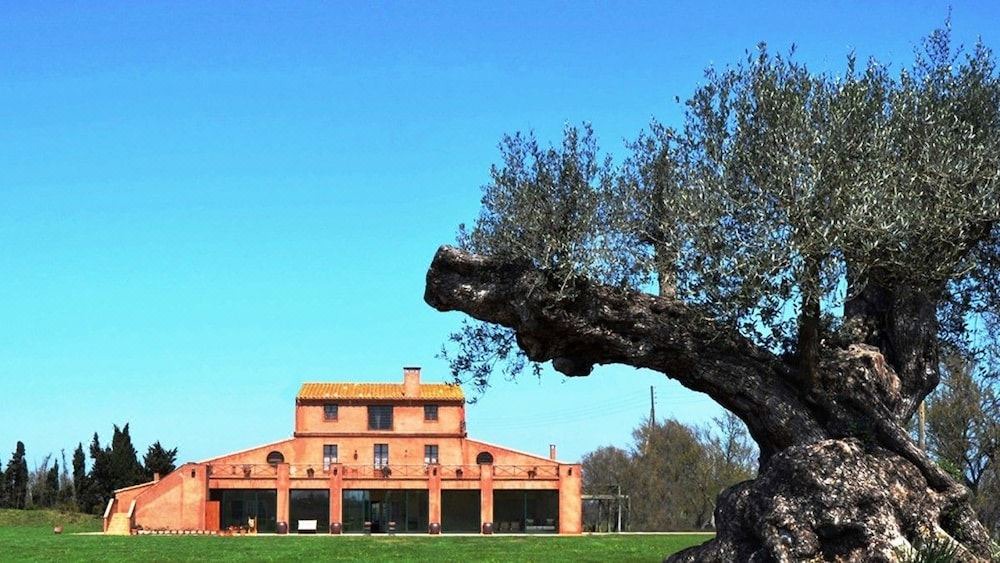 Photo of Buildings in Sant Pere Pescador