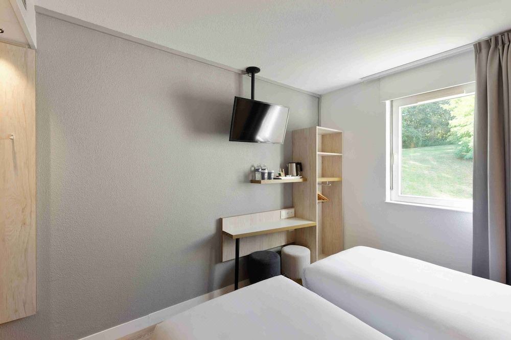 Photo of Bedroom in Crepy-en-Valois