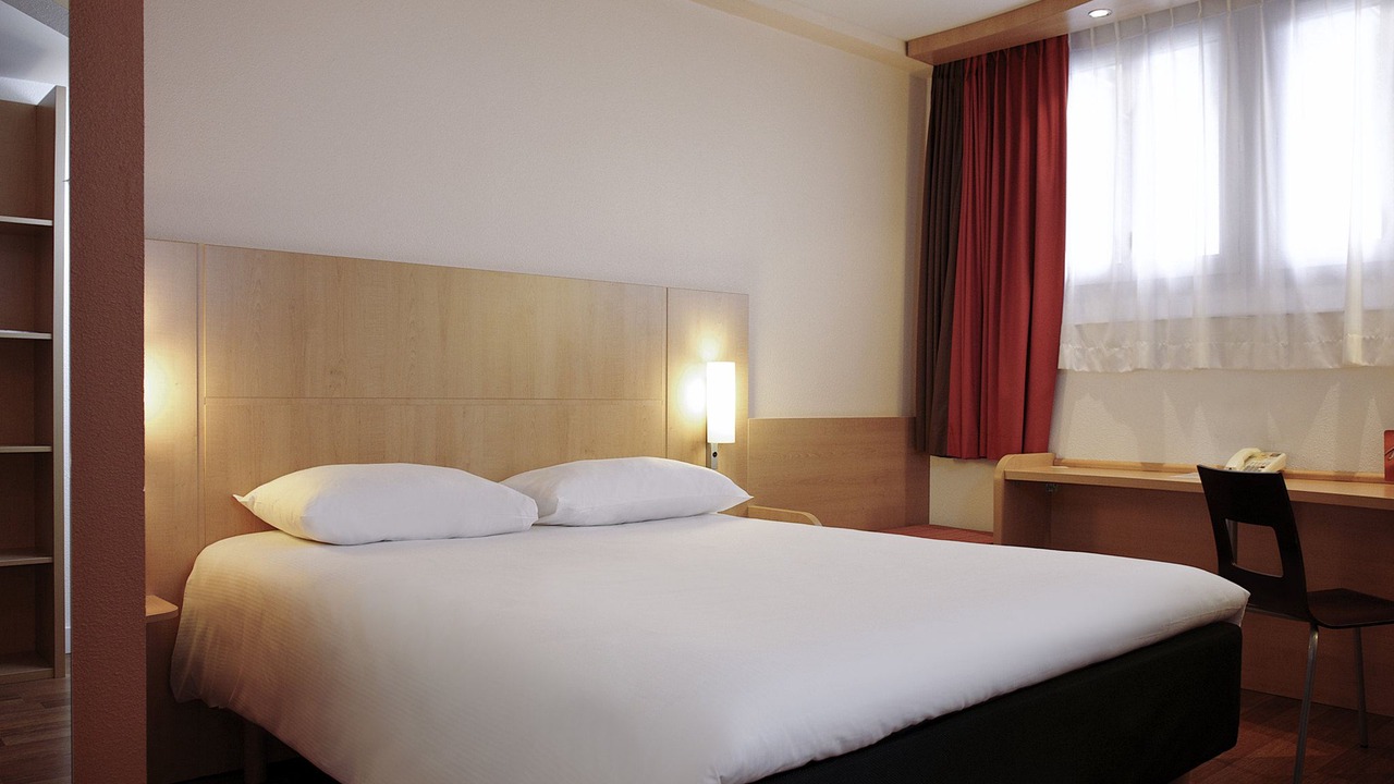 Photo of Bedroom in 2nd Arrondissement