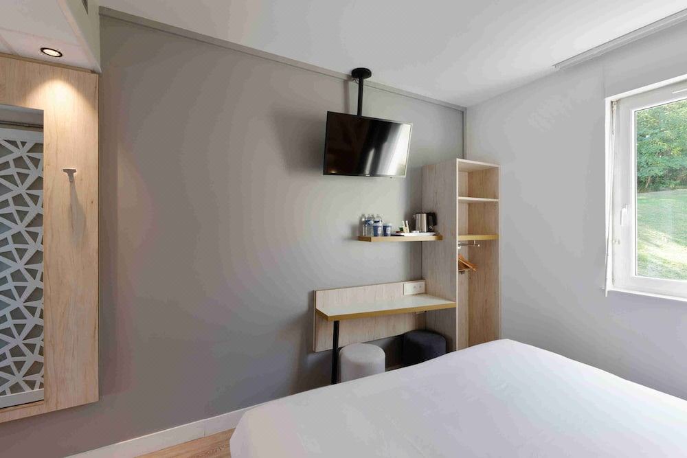 Photo of Bedroom in Crepy-en-Valois
