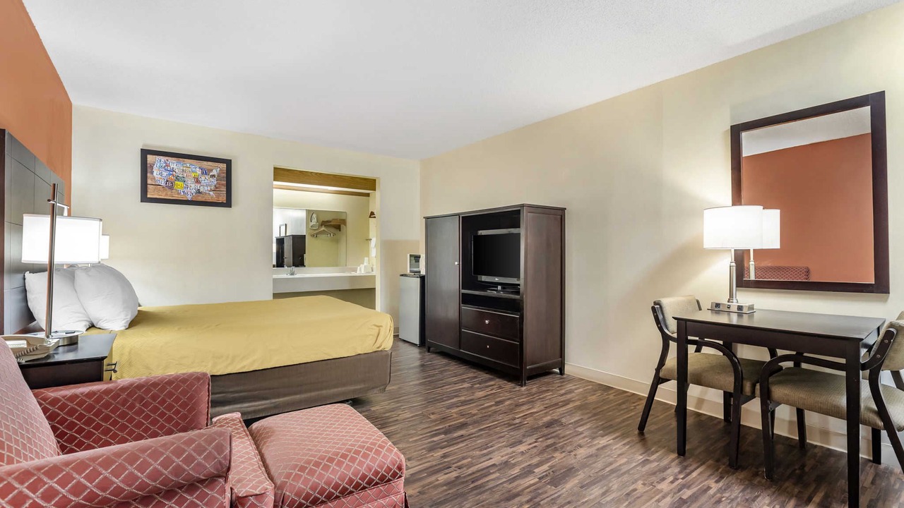 Photo of Livingroom in Urbandale