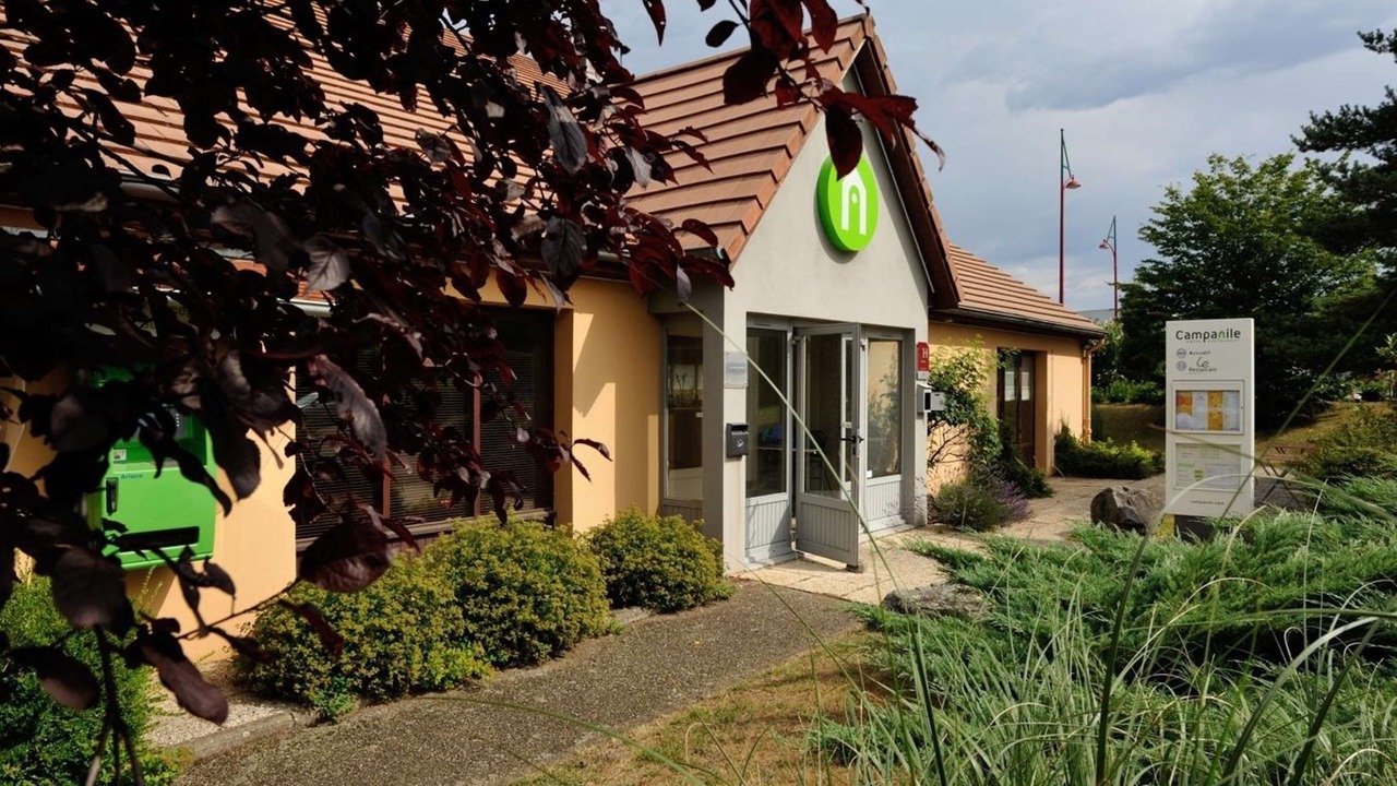 Photo of Buildings in Avermes