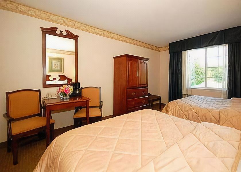 Photo of Bedroom in Castleton-on-Hudson