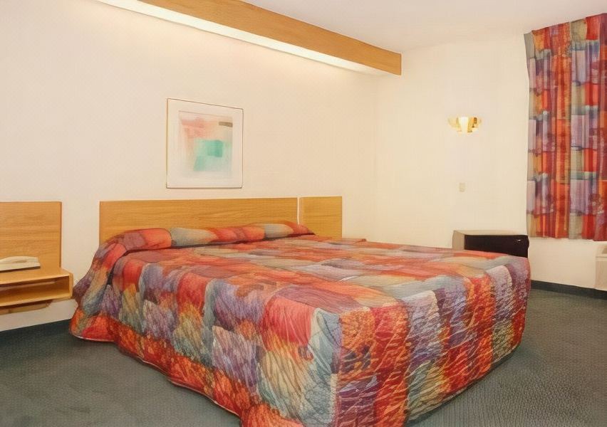 Photo of Bedroom in Salem