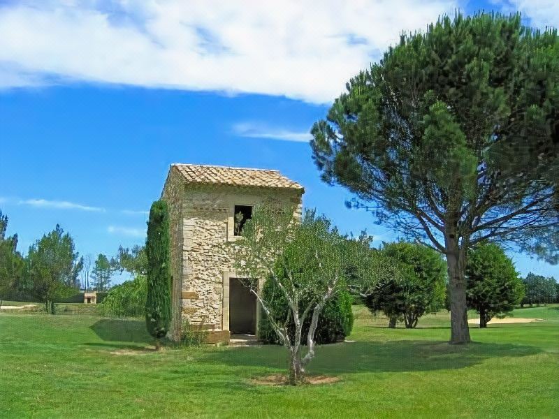 Photo of Buildings in Vedene