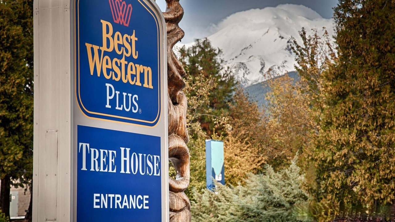 Photo of Buildings in Mount Shasta