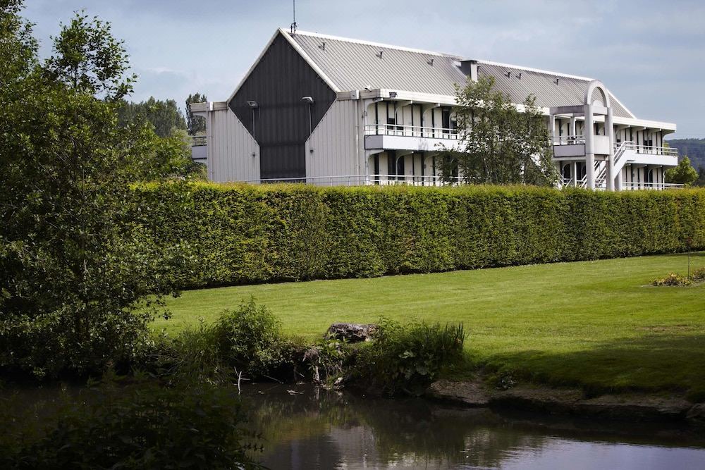Photo of Buildings in Villers-Saint-Paul