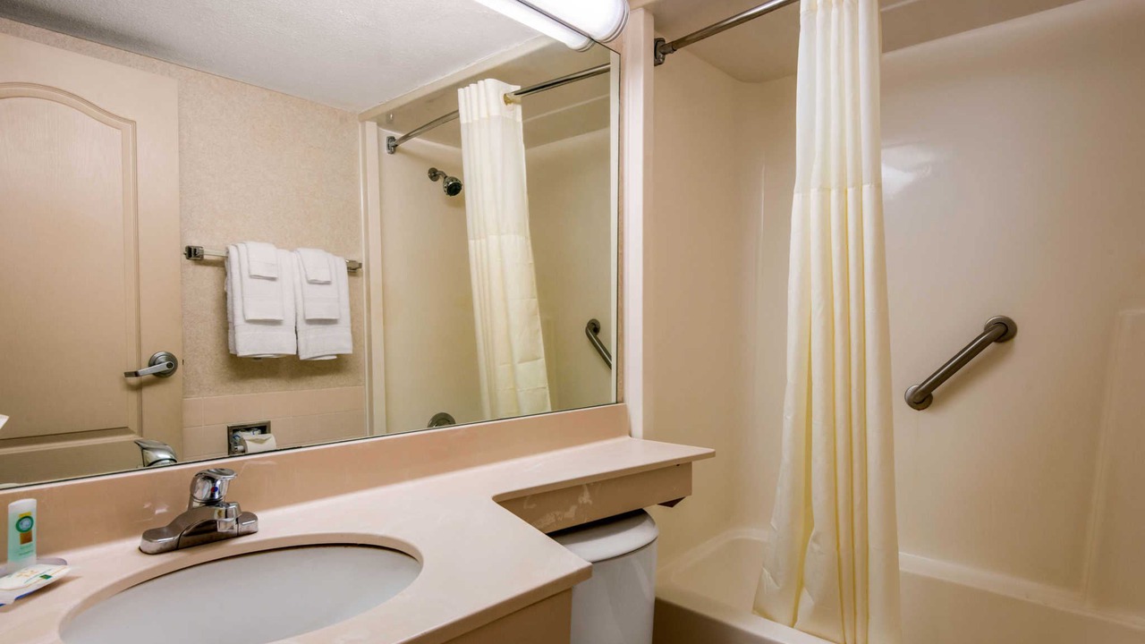 Photo of Bathroom in Tarpon Springs