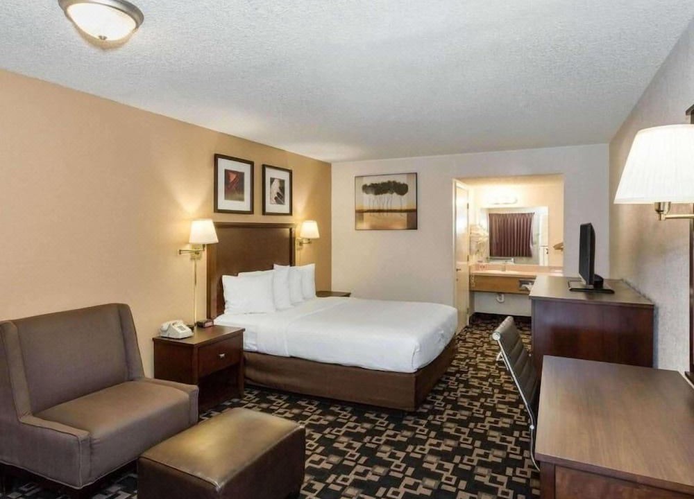 Photo of Livingroom in Cornwall Park