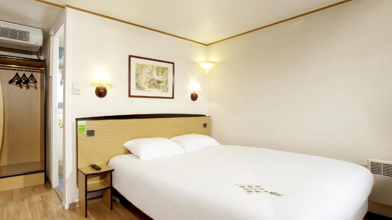 Photo of Bedroom in Charleville-Mezieres