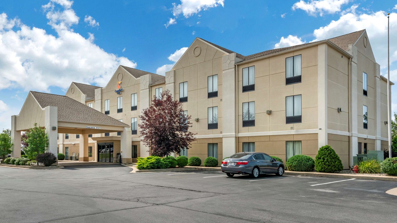 Photo of Buildings in Sullivan