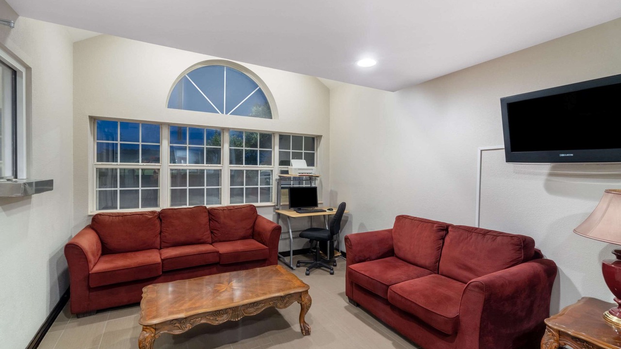 Photo of Livingroom in Pooler