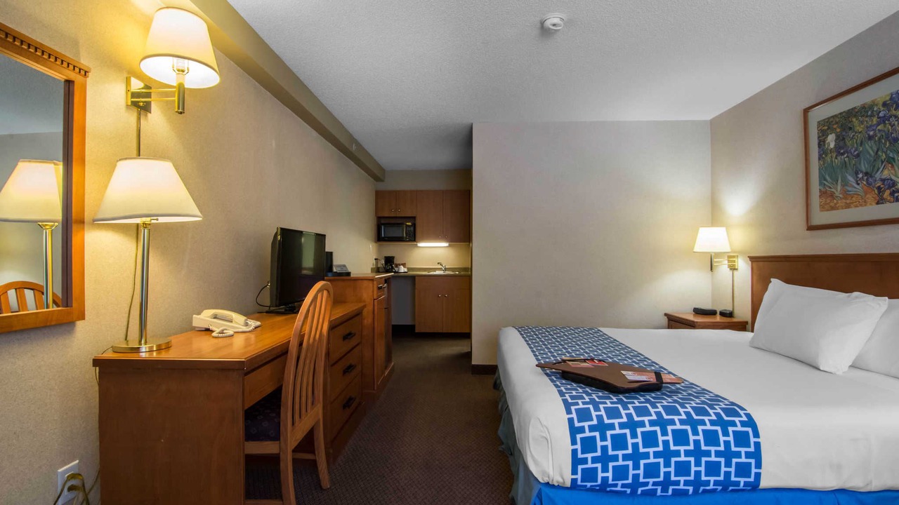 Photo of Others in Banff Trail