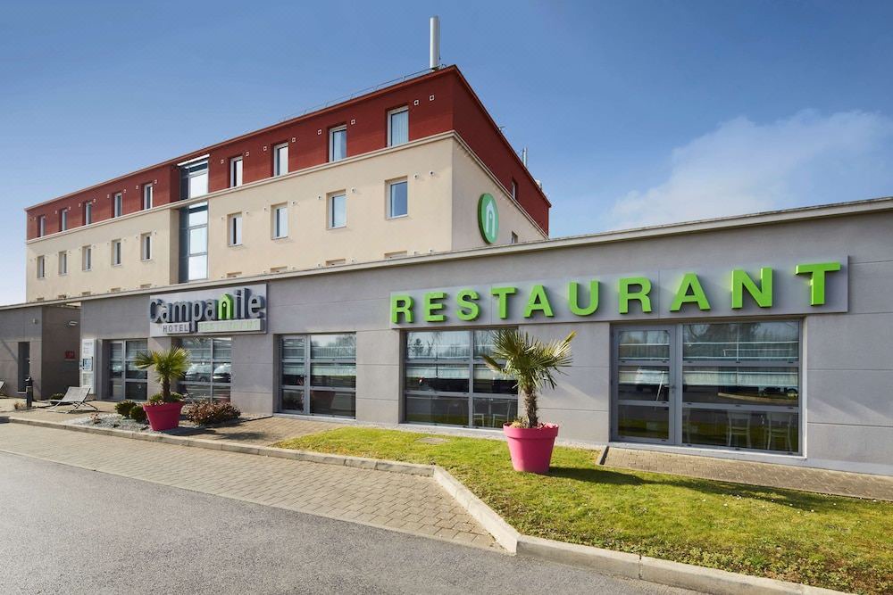Photo of Buildings in Le Mesnil-Amelot