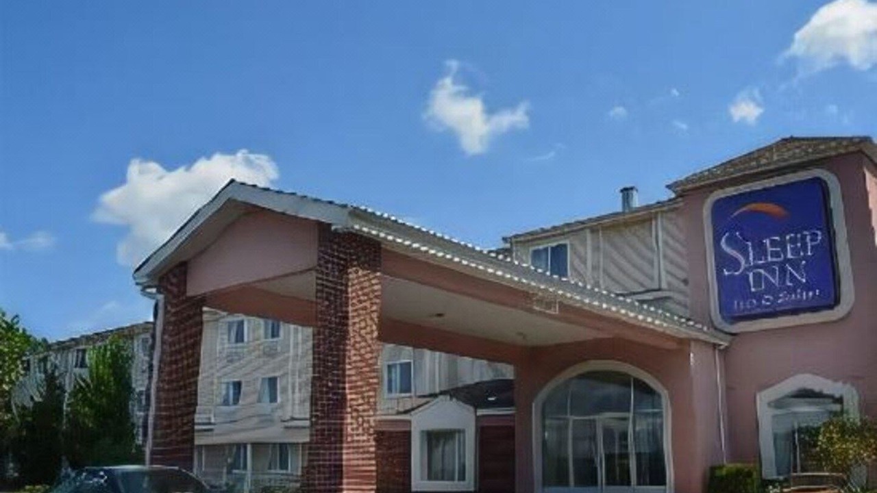 Photo of Buildings in Niantic