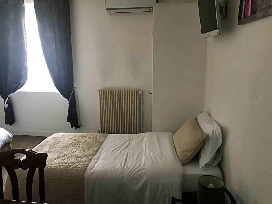 Photo of Bedroom in Entraigues-sur-la-Sorgue