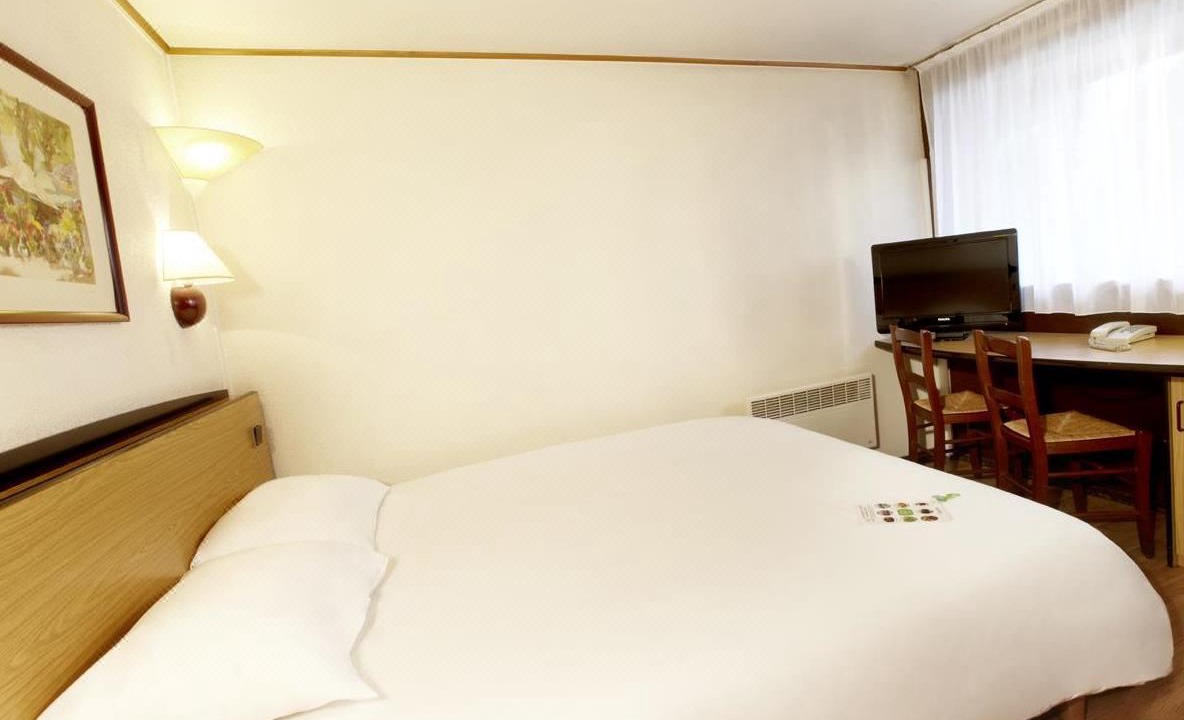 Photo of Bedroom in Balaruc-le-Vieux