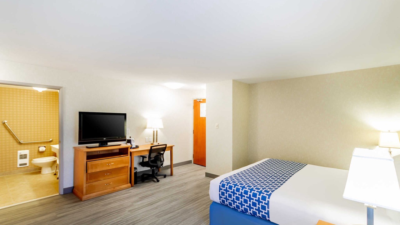 Photo of Others in Banff Trail