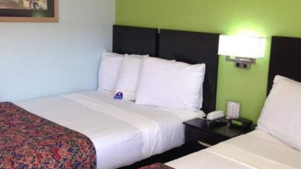 Photo of Bedroom in Groves