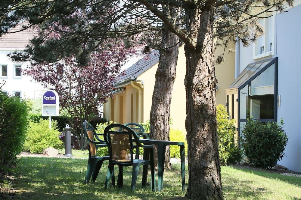 Photo of Buildings in Ludres