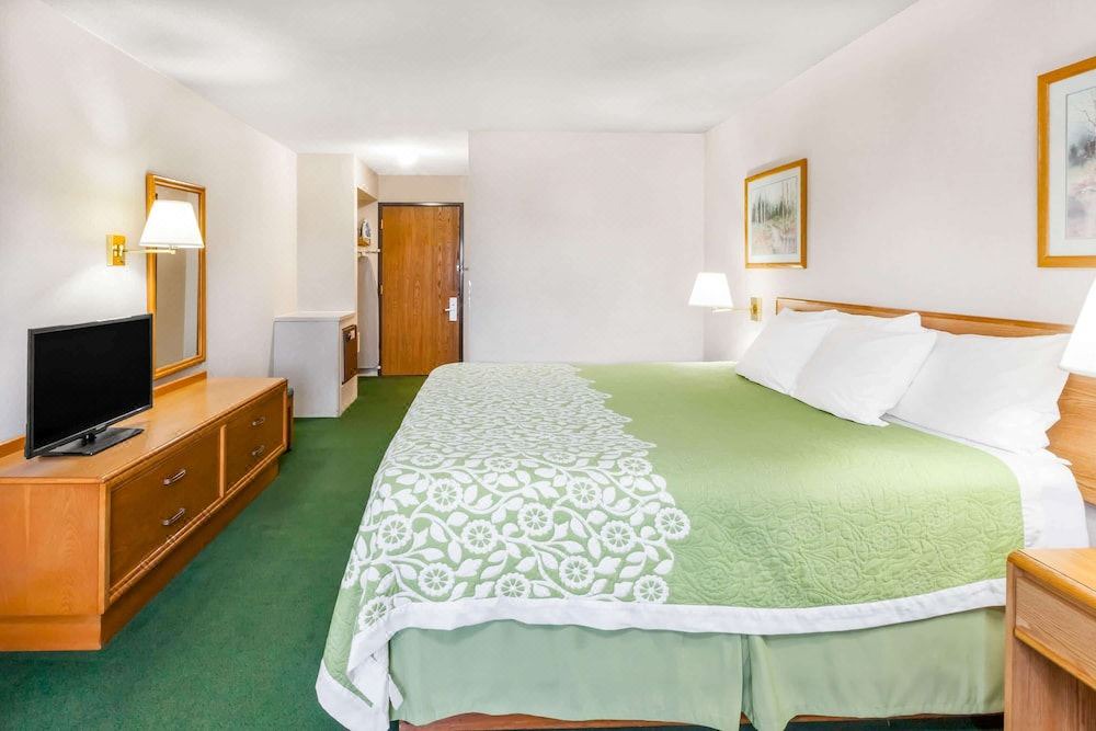 Photo of Bedroom in Alpena