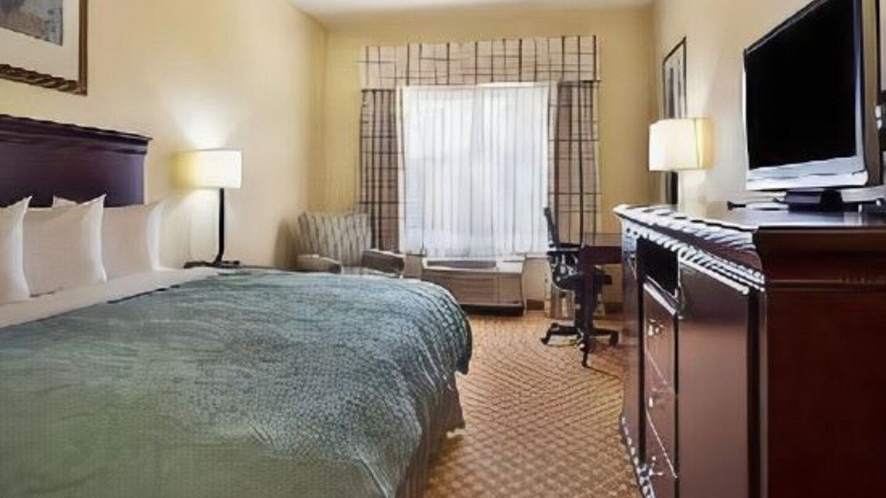 Photo of Bedroom in Pineville