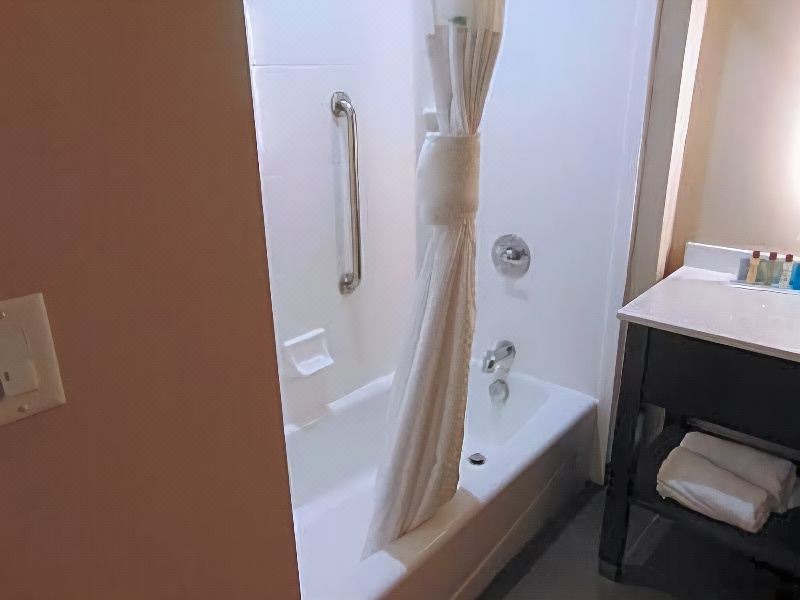 Photo of Bathroom in North by Northwest