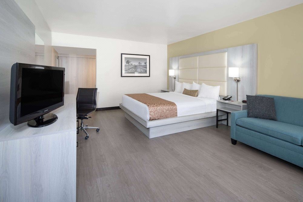 Photo of Livingroom in Burbank
